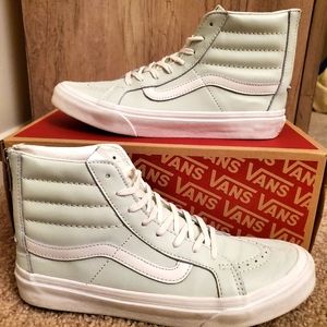 VANS MINT GREEN HIGHTOPS FAUX LEATHER WOMEN'S SIZE 7 GENTLY USED